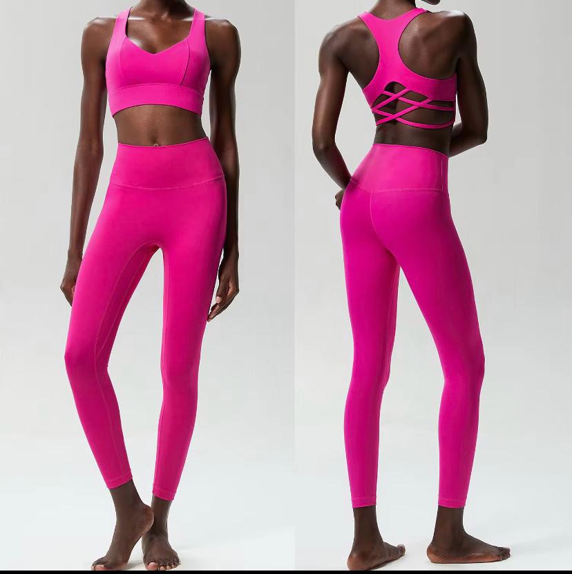 ELVIA – Sırt İp Detaylı Crop Spor Takım