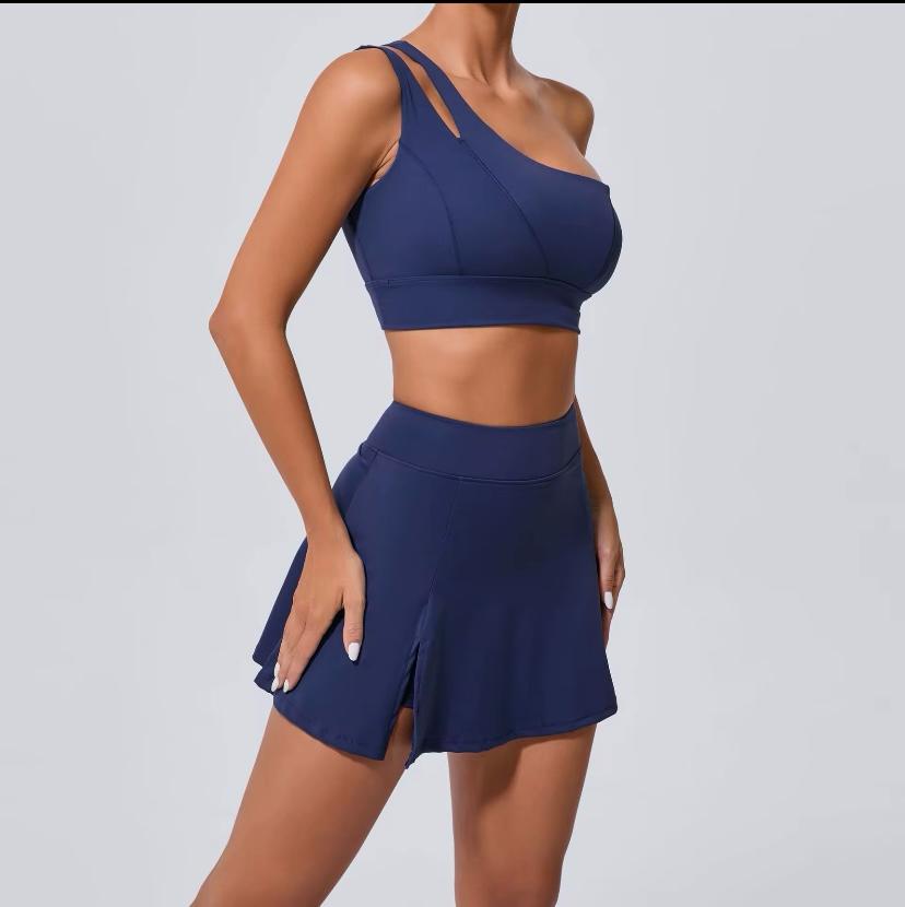 ALYRA – Tek Omuz Detaylı Etekli Spor Takım