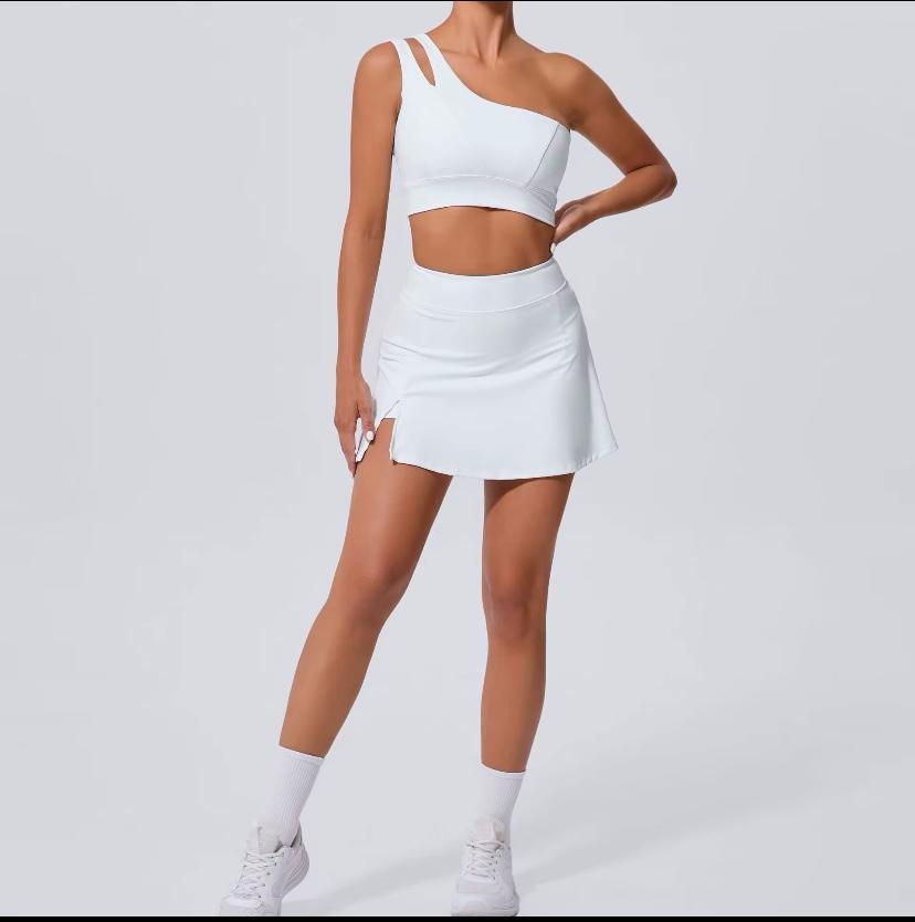 ALYRA – Tek Omuz Detaylı Etekli Spor Takım