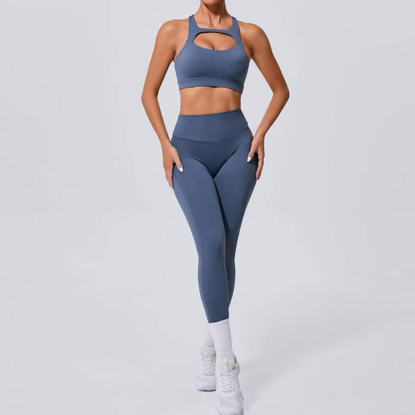 VAYRA – Göğüs Dekolteli Crop Spor Takım
