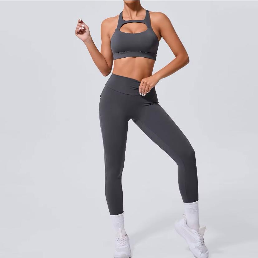 VAYRA – Göğüs Dekolteli Crop Spor Takım