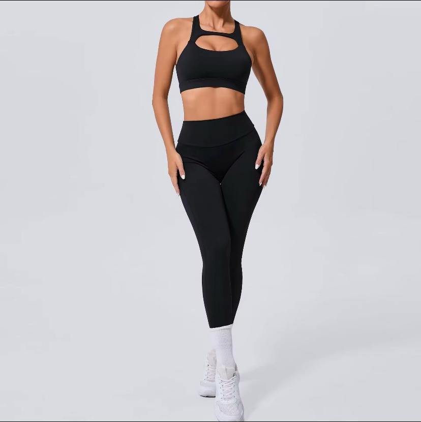 VAYRA – Göğüs Dekolteli Crop Spor Takım