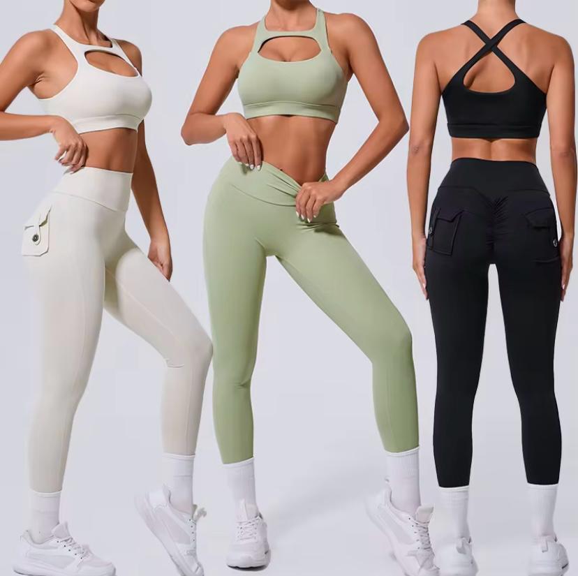 VAYRA – Göğüs Dekolteli Crop Spor Takım